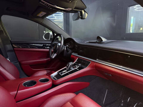 2018 Porsche Panamera