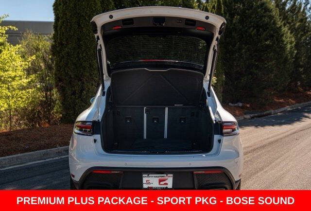 2024 Porsche Macan T