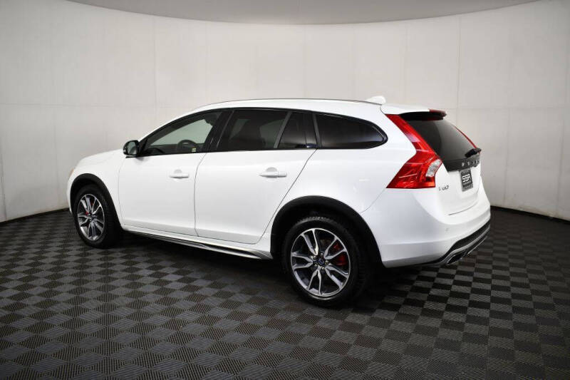 2015 Volvo V60 Cross Country T5