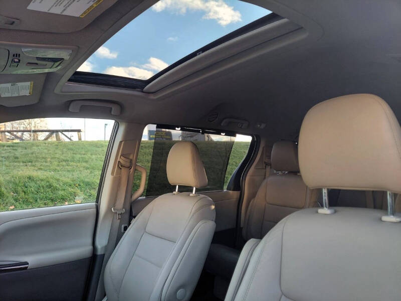 2015 Toyota Sienna XLE Premium 7-Passenger