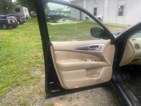 2018 Nissan Pathfinder SV