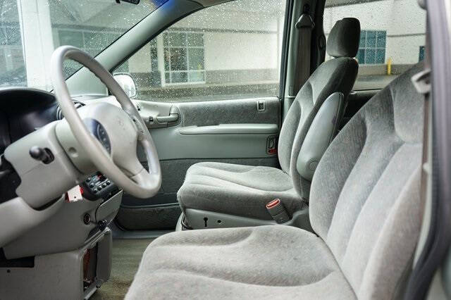 2000 Dodge Grand Caravan LE