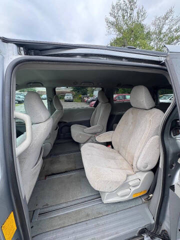 2014 Toyota Sienna LE 7-Passenger