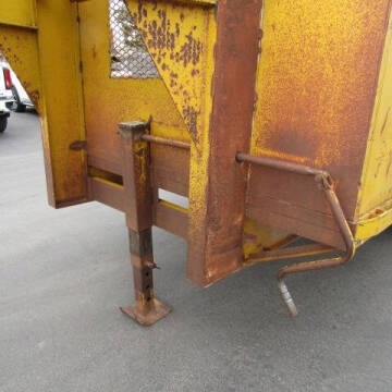 1980 CHARMAC 16FT FLATBED TRAILER