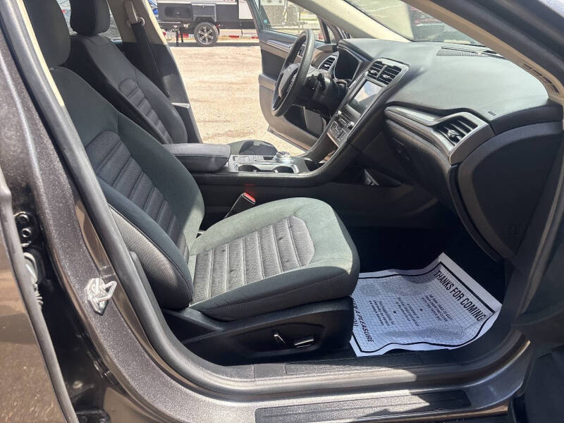2017 Ford Fusion SE
