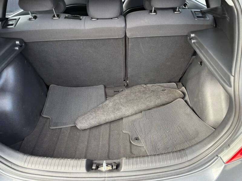 2012 Hyundai Accent SE