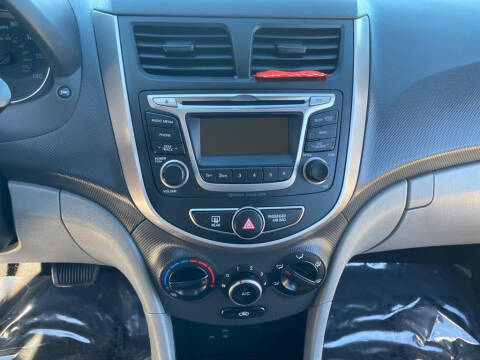 2017 Hyundai Accent SE