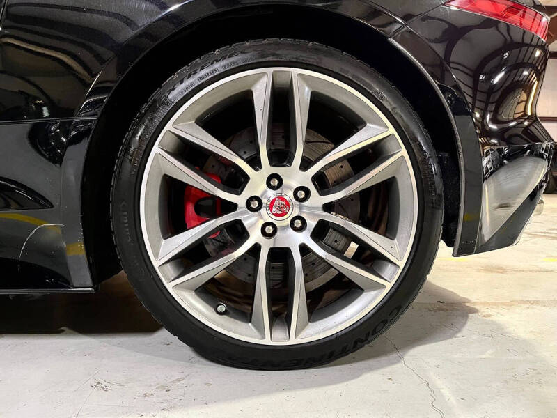 2015 Jaguar F-TYPE R