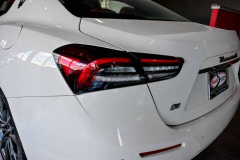 2022 Maserati Ghibli Modena Q4