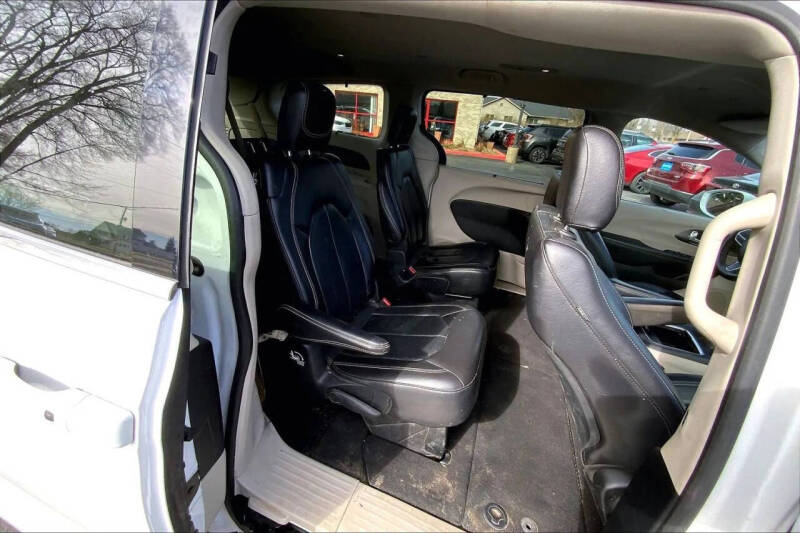 2022 Chrysler Pacifica Touring L