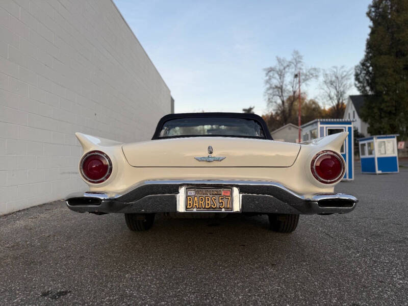 1957 Ford Thunderbird