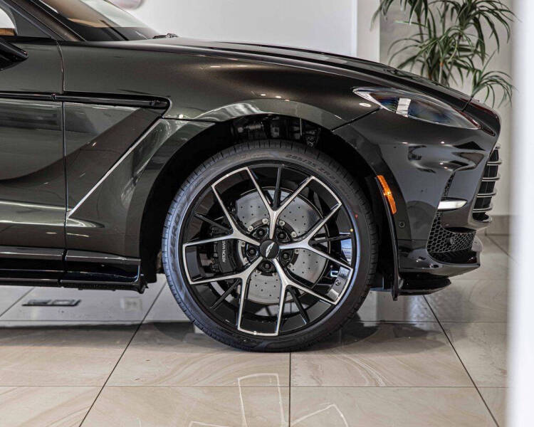 2026 Aston Martin DBX 707