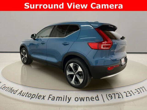 2025 Volvo XC40 B5 Plus Bright Theme