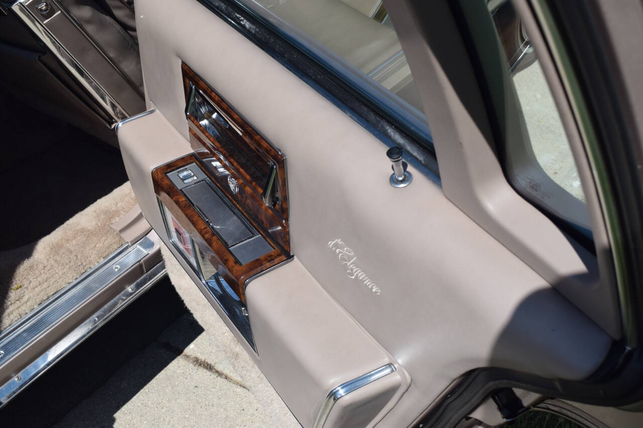 1991 Cadillac Brougham 140