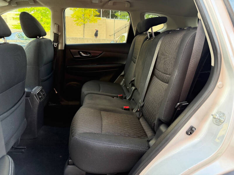 2017 Nissan Rogue SV