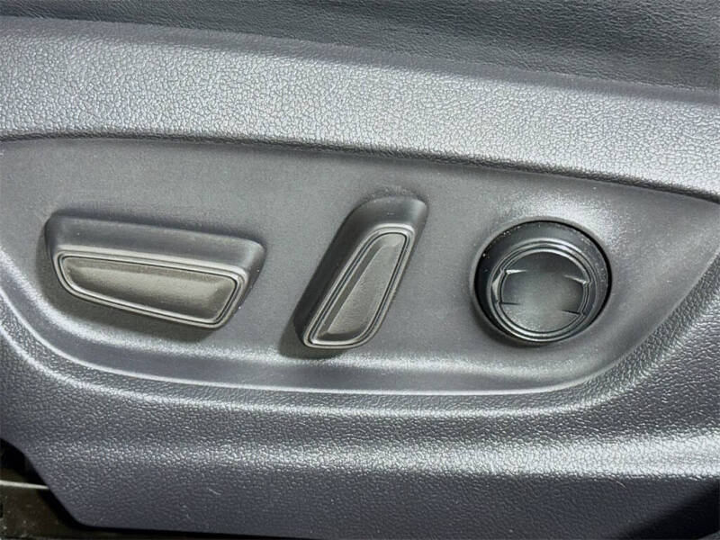 2021 Toyota Prius XLE