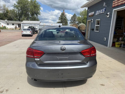 2014 Volkswagen Passat 1.8T Wolfsburg Edition PZEV