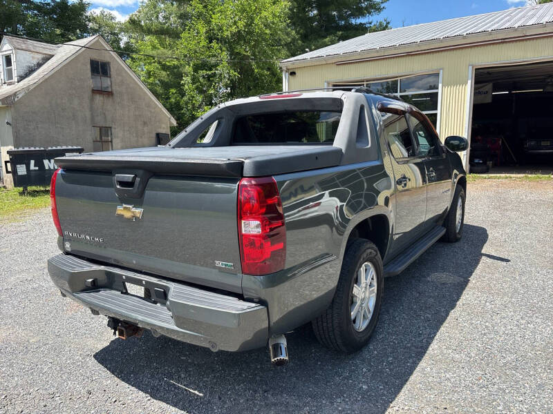 2011 Chevrolet Avalanche LT