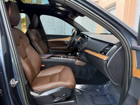 2023 Volvo XC90 B5 Plus Bright Theme