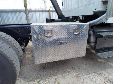 2015 Freightliner M2 106
