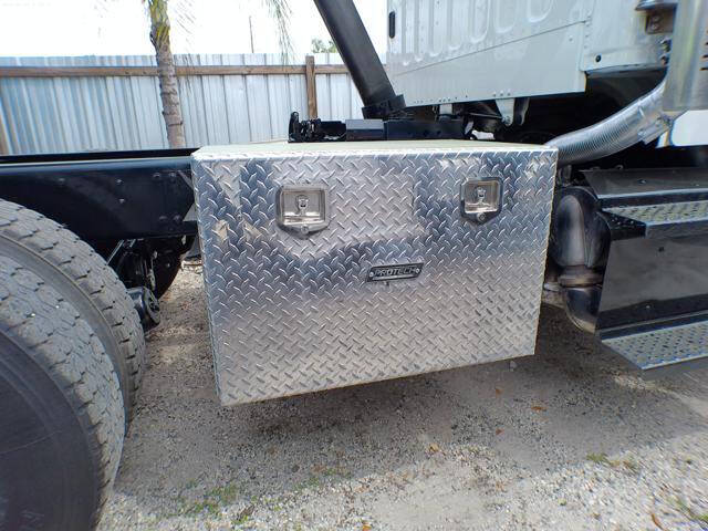 2015 Freightliner M2 106