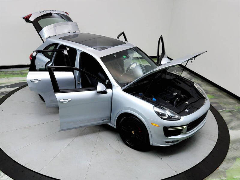 2016 Porsche Cayenne GTS