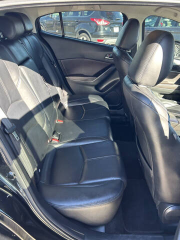 2018 Mazda MAZDA3 Touring