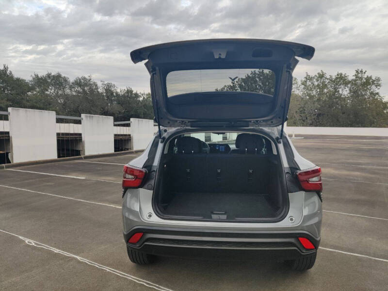 2025 Chevrolet Trax LS