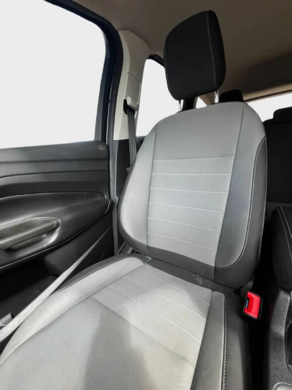 2019 Ford Escape S