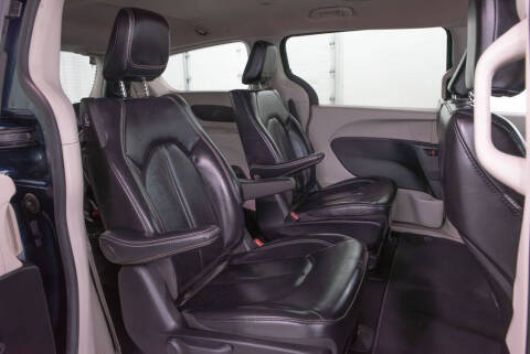 2024 Chrysler Pacifica Plug-In Hybrid Select