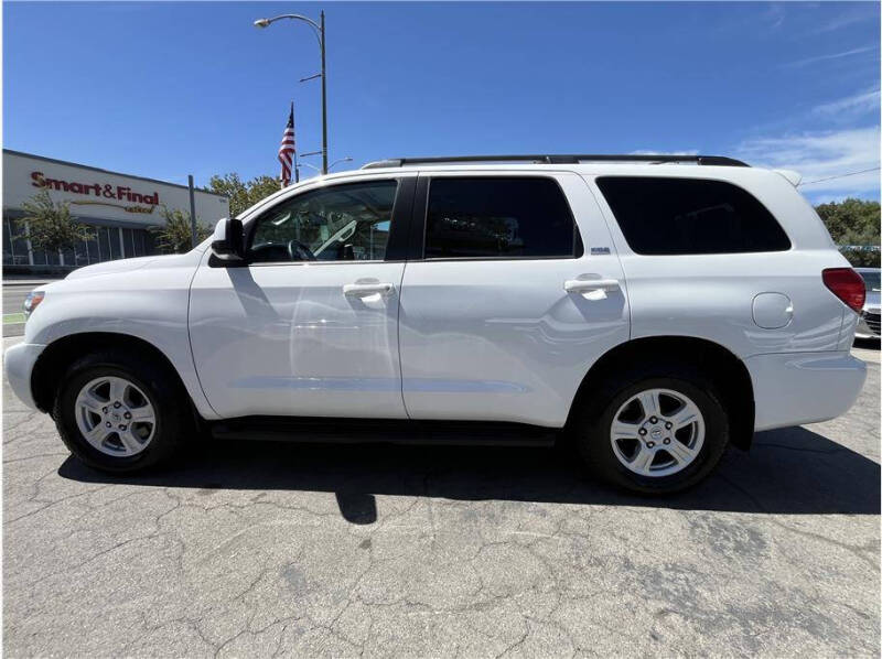 2016 Toyota Sequoia SR5