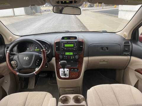 2008 Hyundai Entourage GLS