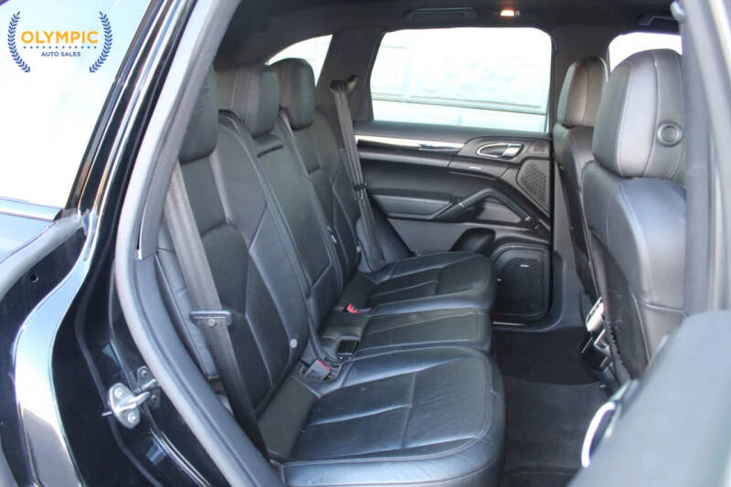 2014 Porsche Cayenne Platinum