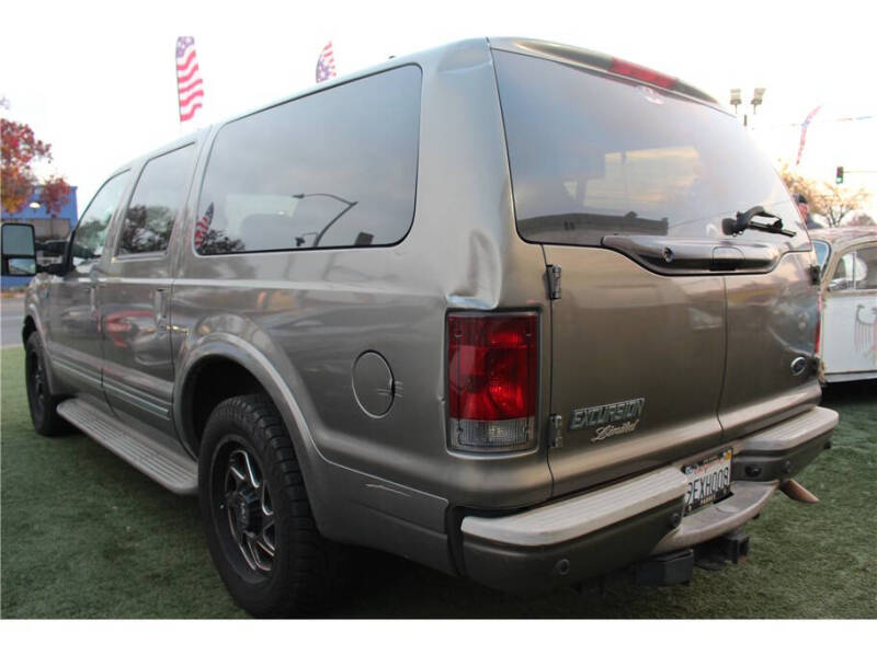 2004 Ford Excursion Limited