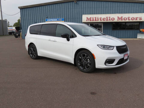 2026 Chrysler Pacifica Select