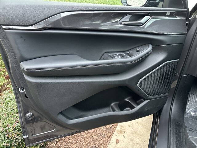 2022 Jeep Grand Cherokee Altitude