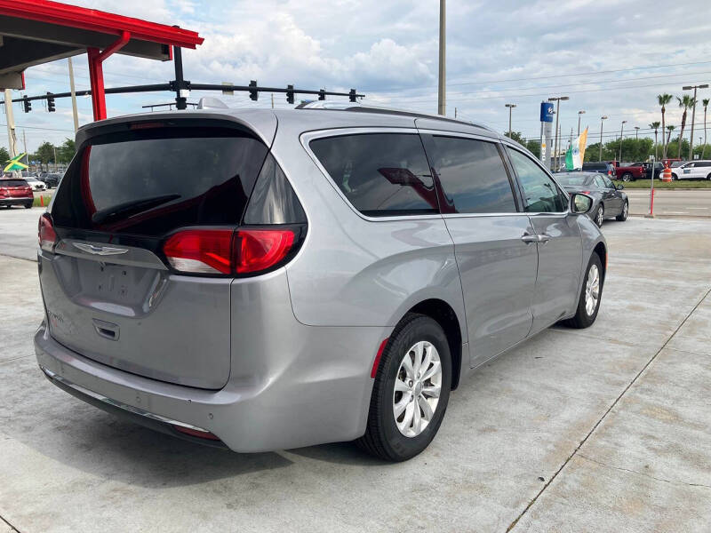 2019 Chrysler Pacifica Touring L