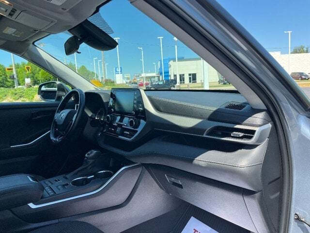 2021 Toyota Highlander 26
