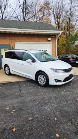 2017 Chrysler Pacifica for sale at Auto Solutions of Rockford in Rockford IL