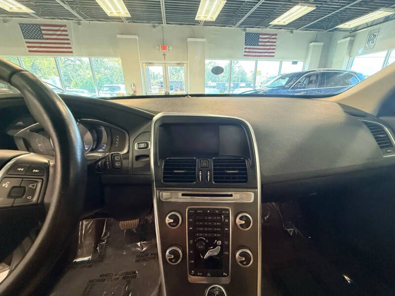 2016 Volvo XC60 T6 Drive-E