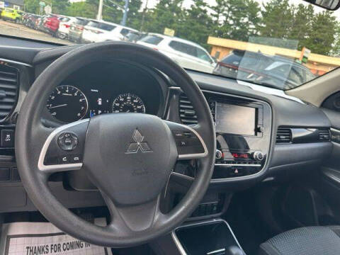 2020 Mitsubishi Outlander ES