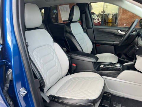 2023 Ford Escape Platinum