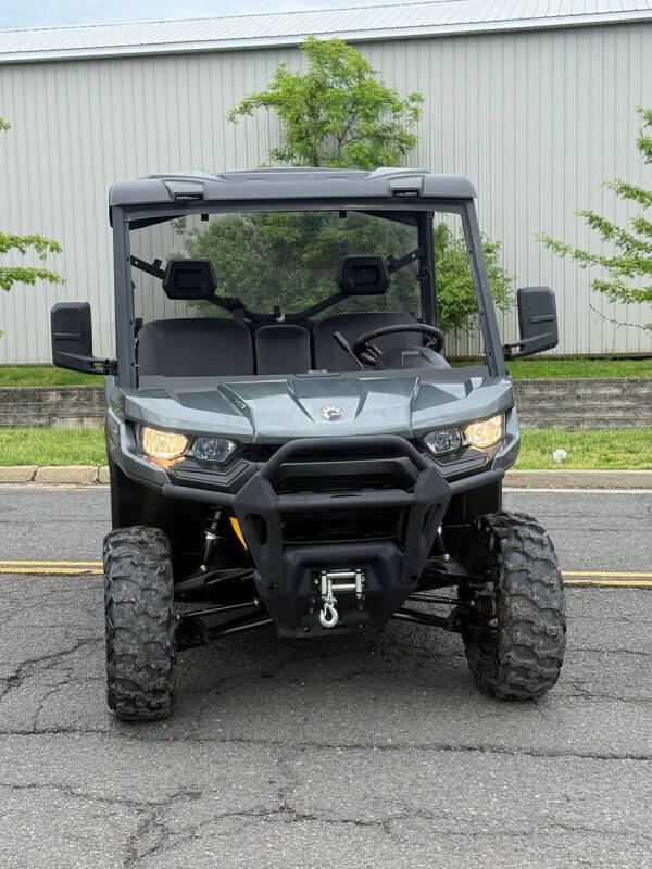 2024 Can-Am Defender HD7
