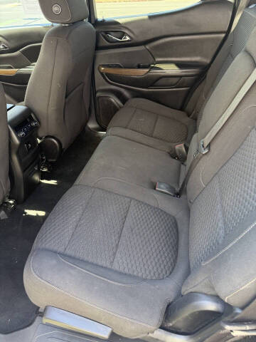 2017 GMC Acadia SLE-2