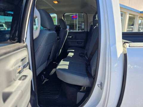 2017 RAM 1500 SLT