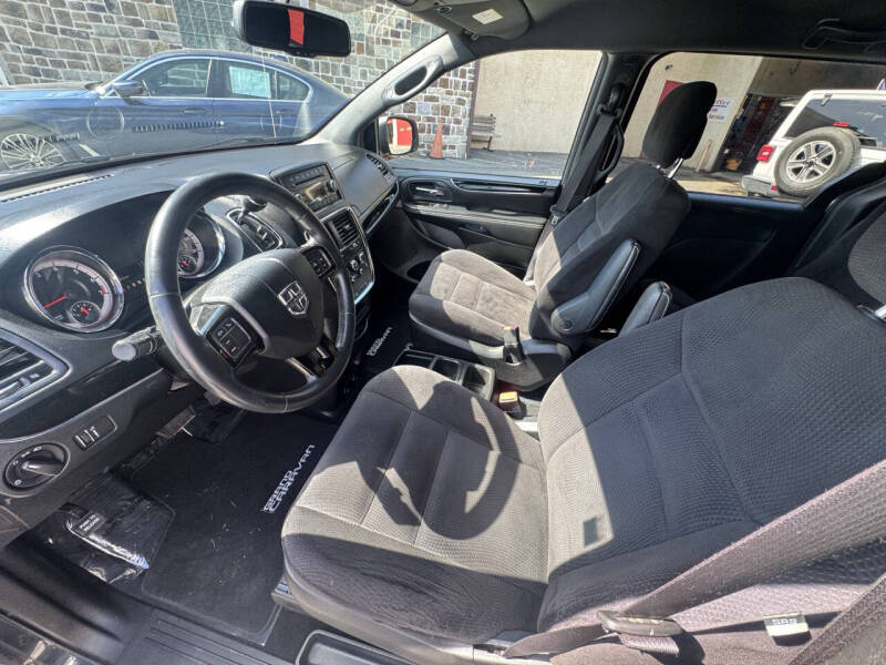 2014 Dodge Grand Caravan SE 30th Anniversary