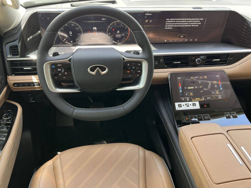2027 Infiniti QX80 Luxe