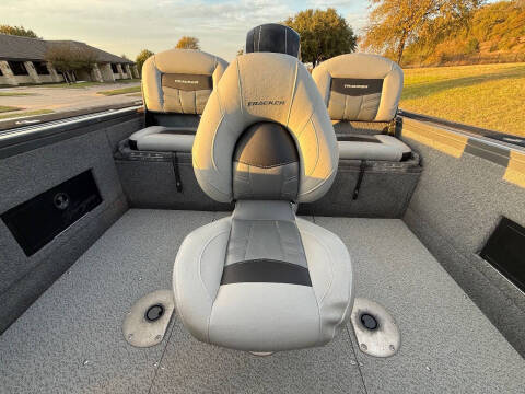2018 Tracker TARGA V18 W/T
