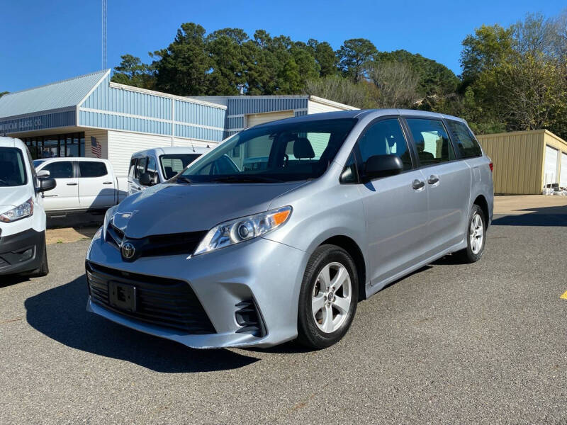 2018 Toyota Sienna L photo 9