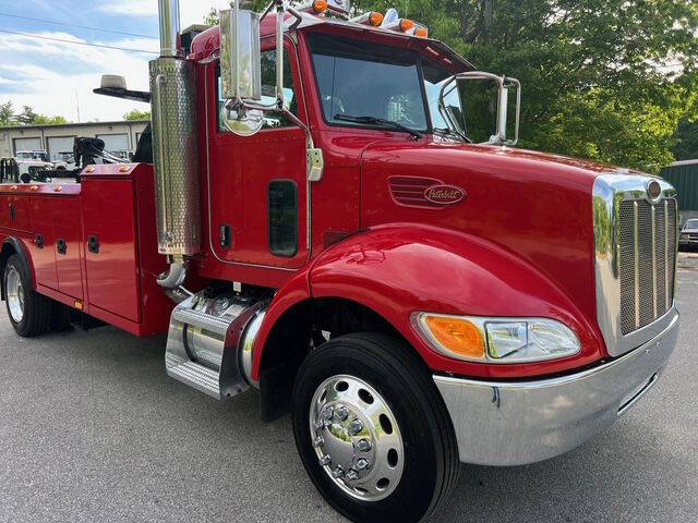 2008 Peterbilt 335